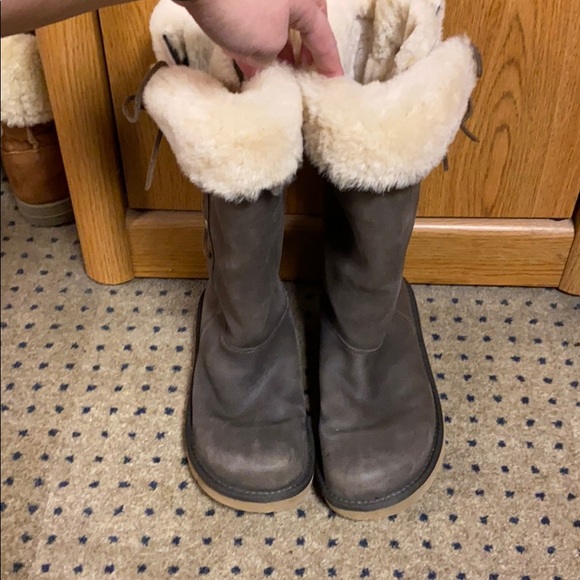 Upside tall Ugg’s - Picture 2 of 7